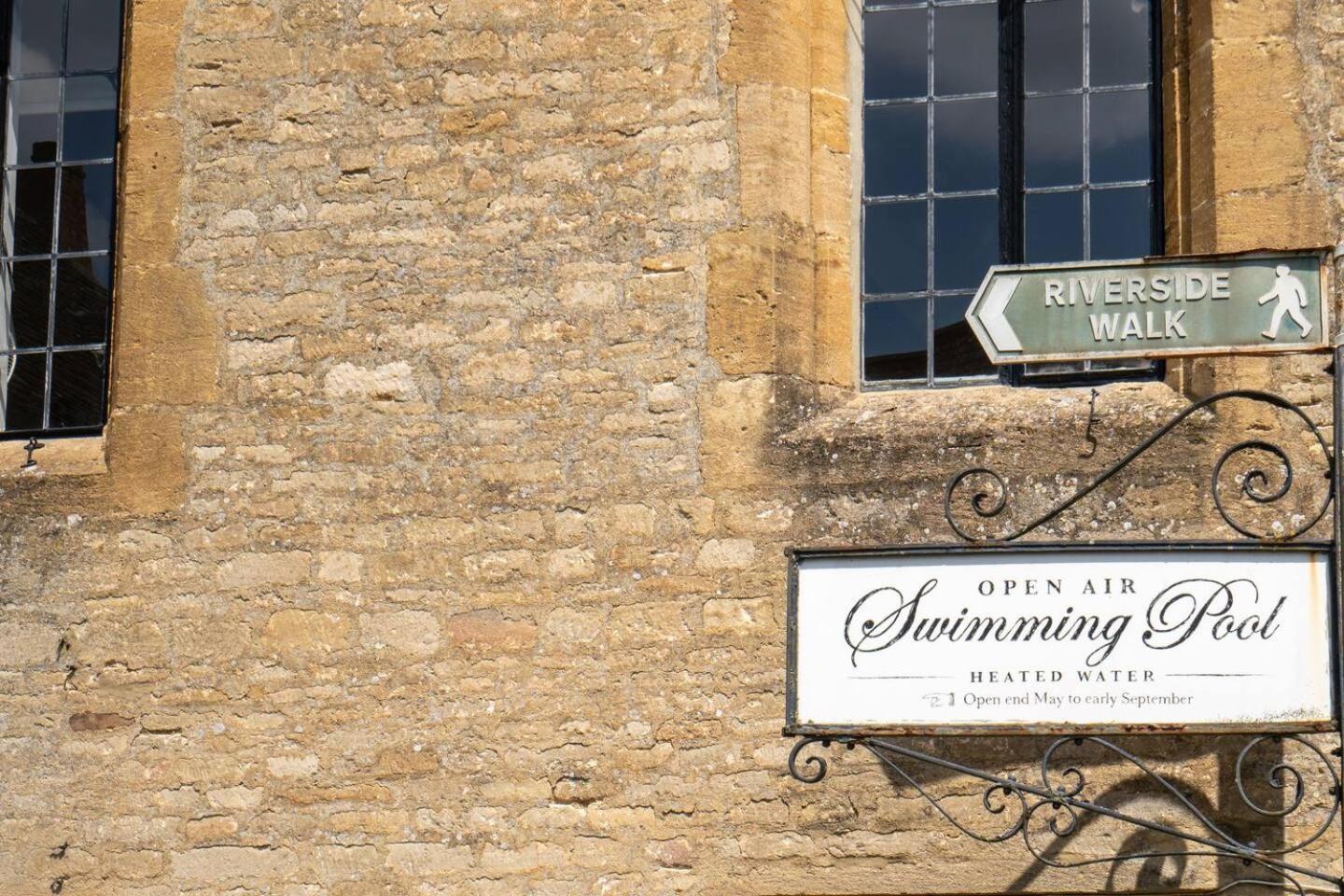 Quarry Cottage Courtyard Garden Pass The Keys Cirencester Dış mekan fotoğraf